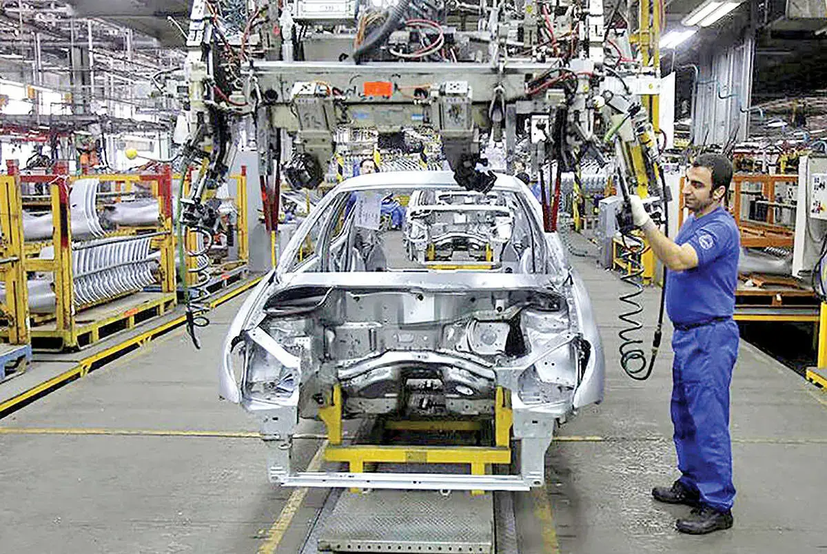تزریق ۴۰ همت به خودروسازی در سایه کاهش ۳۰ درصدی تولید  این پول فلج‌کننده زنجیره تأمین می‌شود، نه رونق‌ تولید