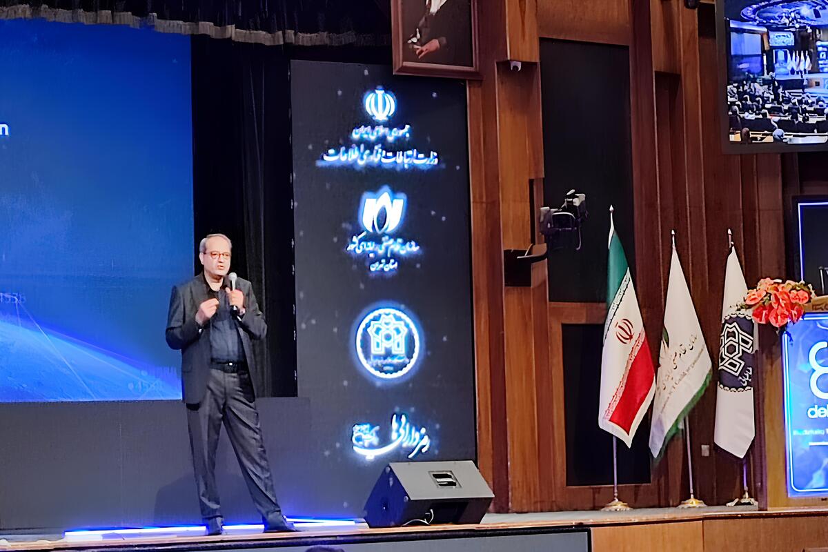 دی‌بلاک پلی میان بریکس و فناوری بلاک‌چین است