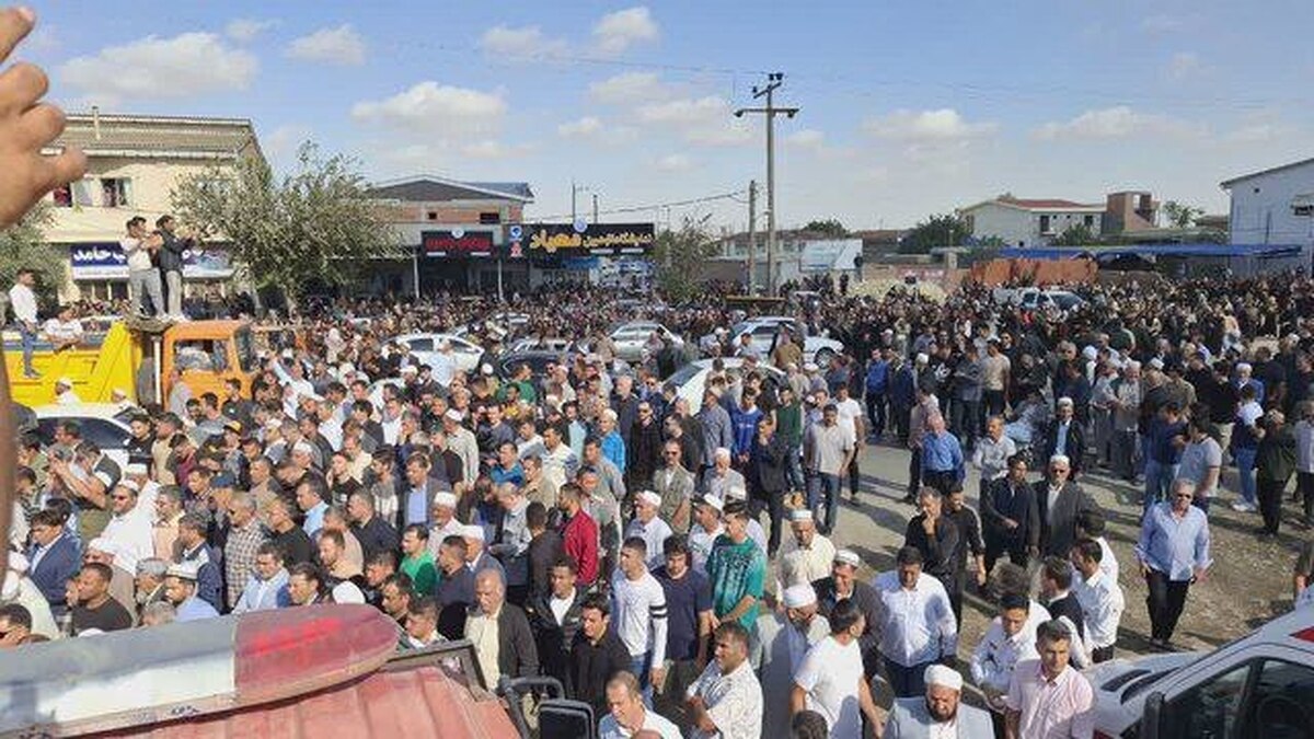 پیکر کاظمی در زادگاهش به خاک سپرده شد