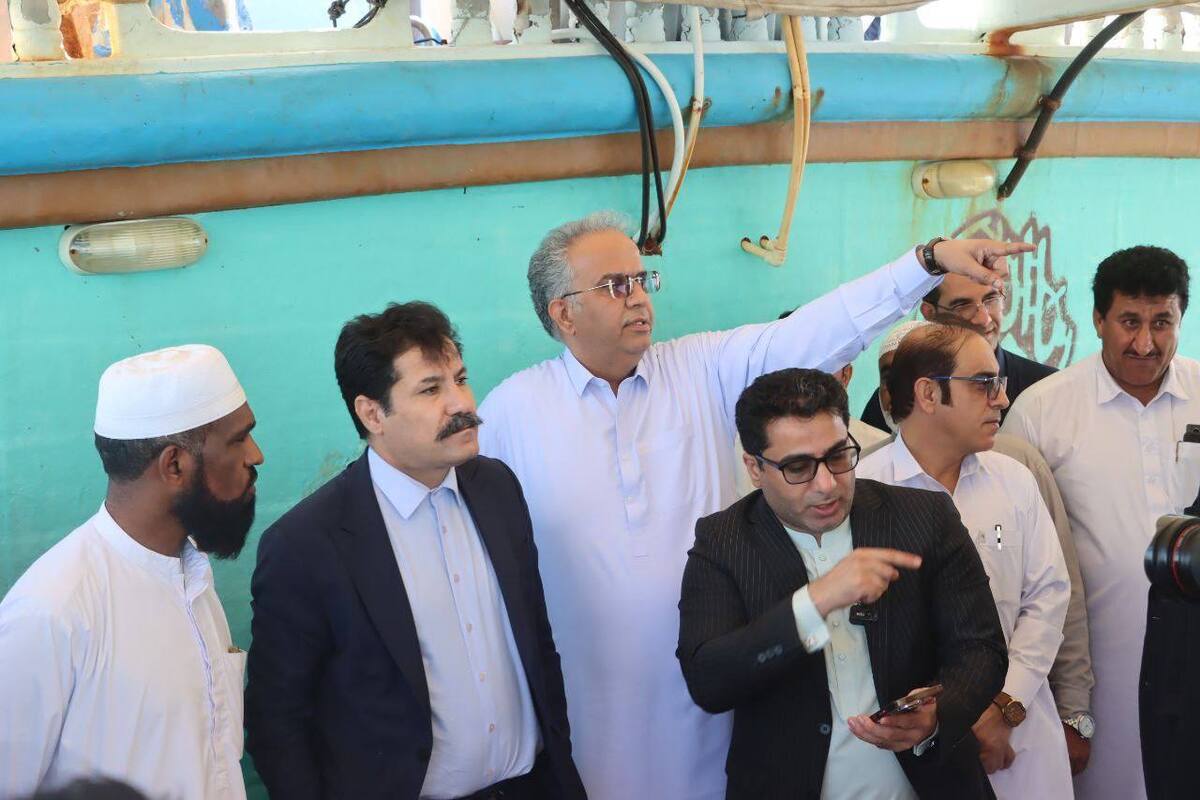 حسین‌زاده: سواحل مکران گنجی راهبردی برای توسعه ملی است