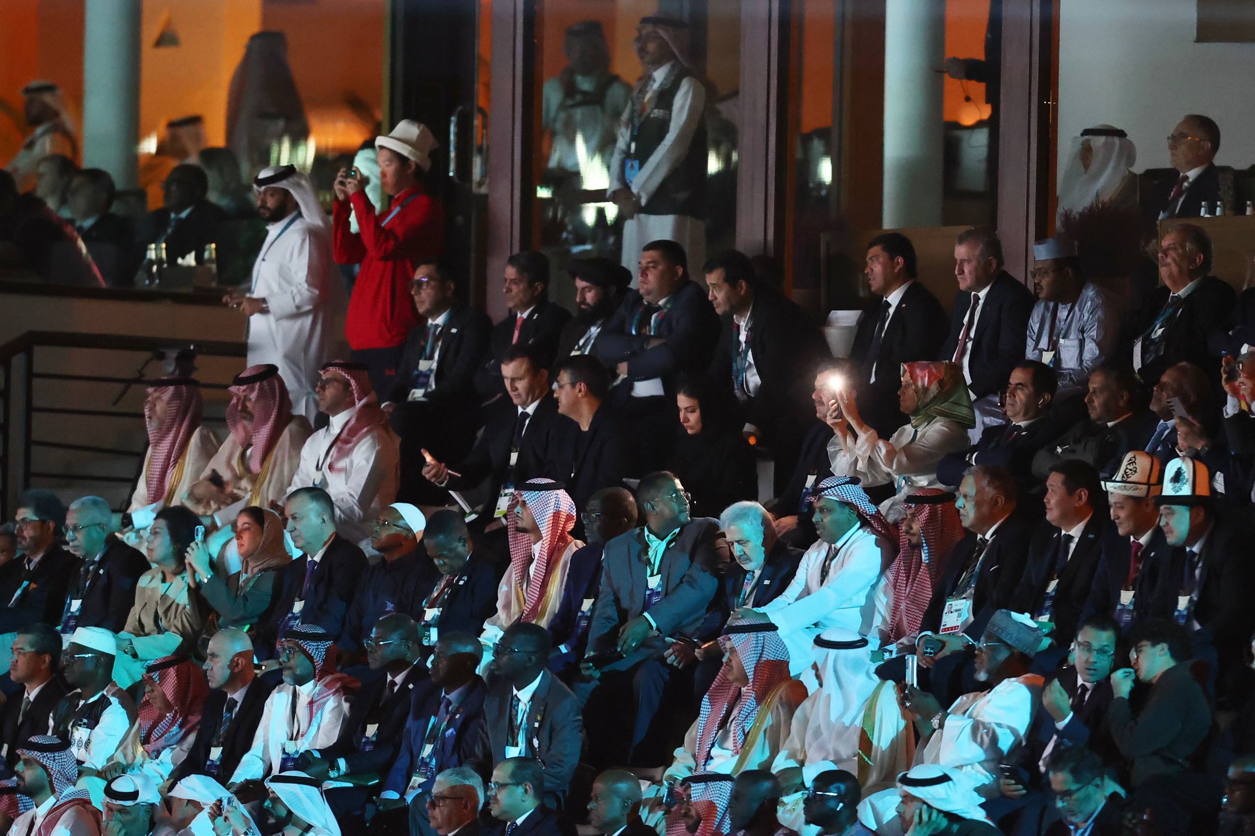 آغاز رسمی بازی های کشورهای اسلامی/ دنیامالی کاروان سفیران اقتدار را ایستاده تشویق کرد