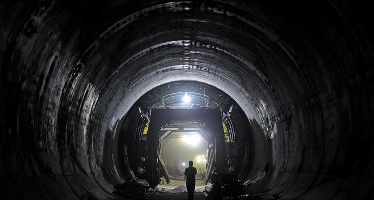 کارخانه عملیات تولید قطعات بتنی بدنه تونل ویژه خط ۹ راه‌اندازی شد