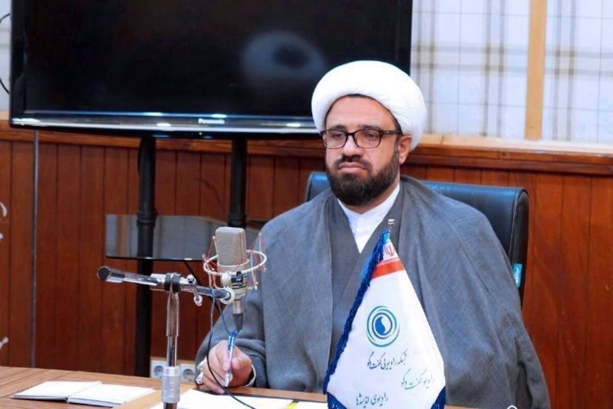 انس با قرآن؛ راهی برای نورانیت خانه‌ها و آرامش دل‌ها