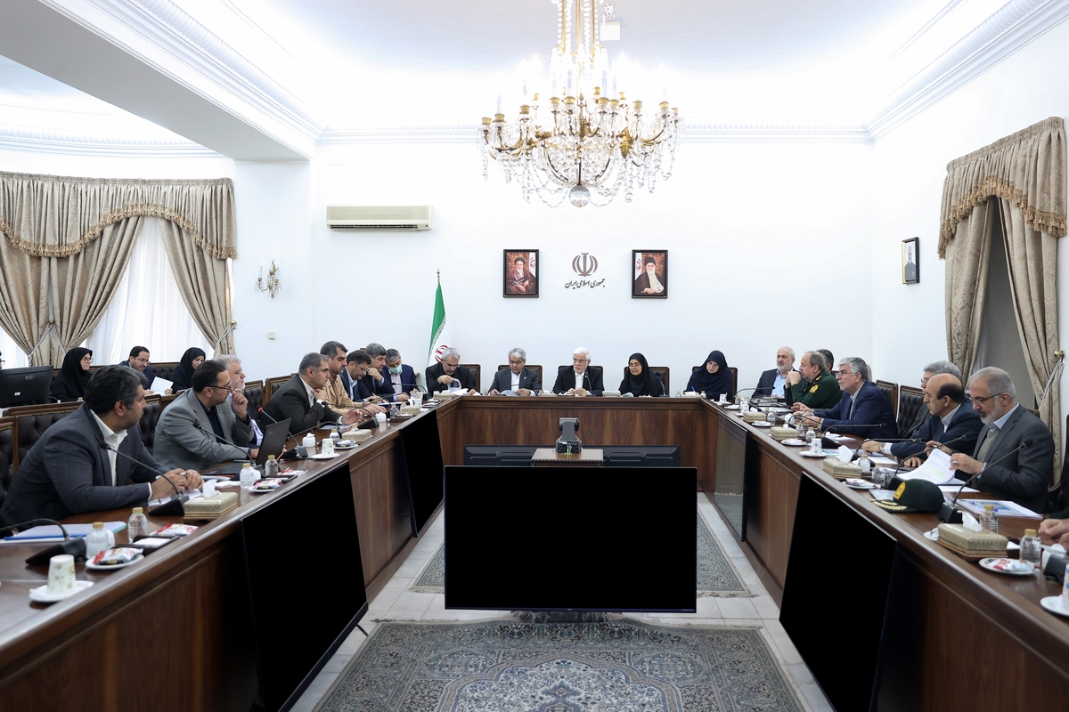 عارف: اختیارات لازم در زمینه ساخت مسکن به استانداران تفویض شود