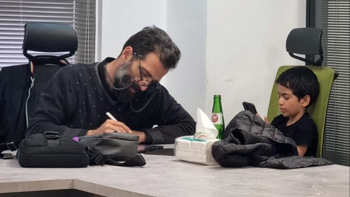 کاریکاتوریستها و هنرمندان ایرانی در حمایت از احمدرضا بیضایی گرد هم آمدند/کارگاه تولید آثار آغاز شد کاریکاتوریستها و هنرمندان ایرانی در حمایت از احمدرضا بیضایی گرد هم آمدند/کارگاه تولید آثار آغاز شد