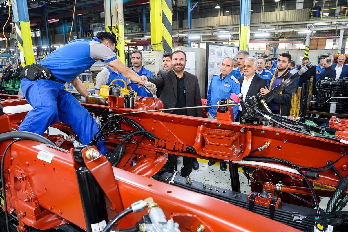 بازدید دادستان عمومی و انقلاب تهران از شرکت ایران‌خودرو دیزل
