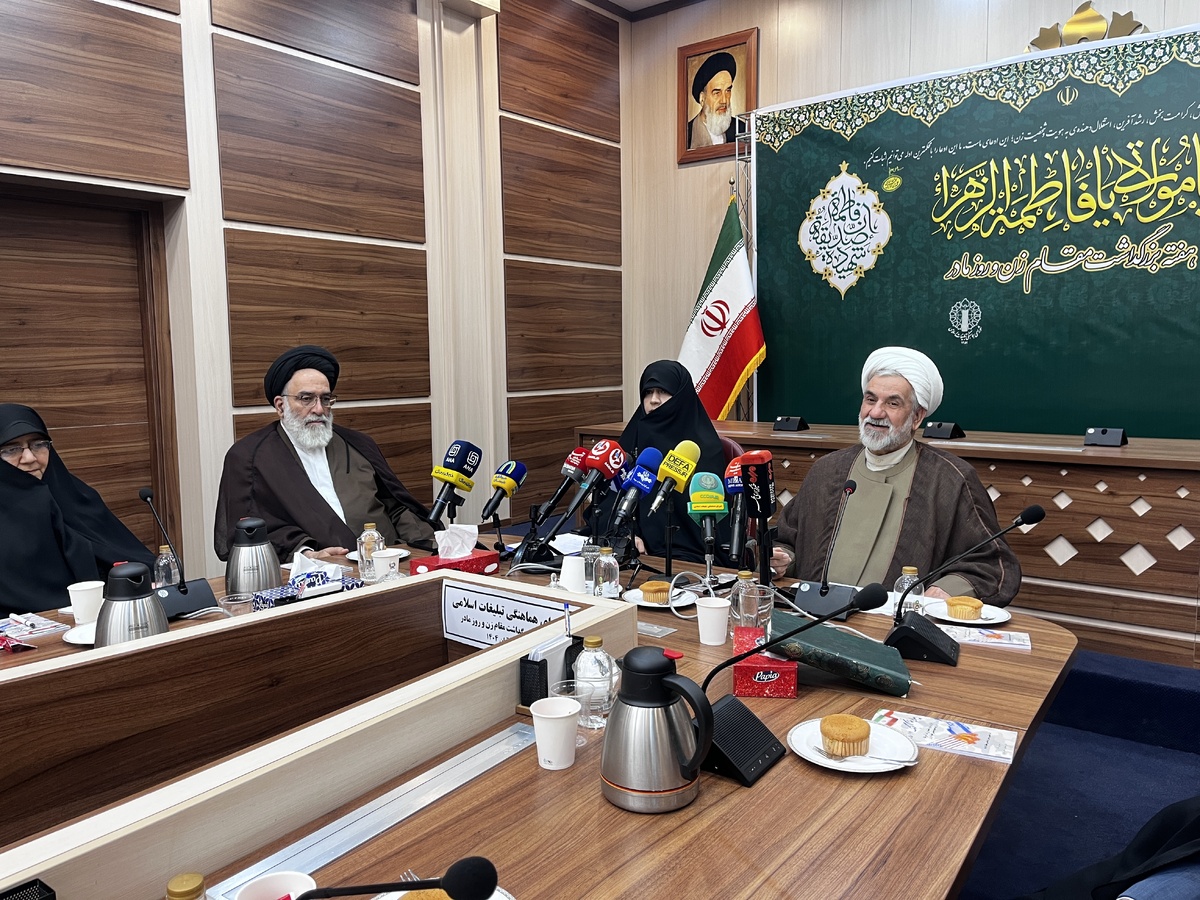 تأکید بر معرفی الگوی سوم زن ایرانی و برنامه‌سازی ویژه بانوان