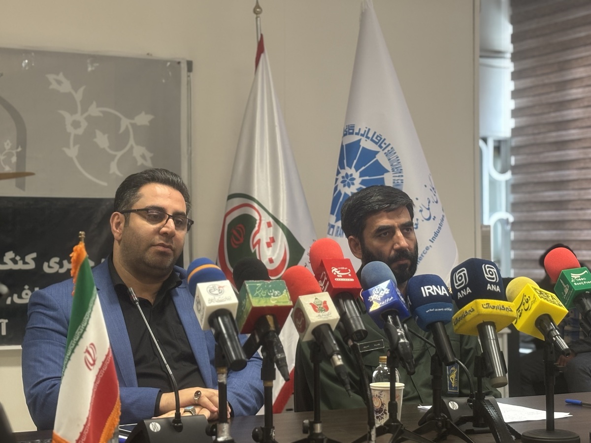 کنگره ملی شعر ۱۱ هزار شهید اصناف ۱۶ دی برگزار می‌شود  پخش مستند ۲۰ شهید شاخص از رسانه ملی