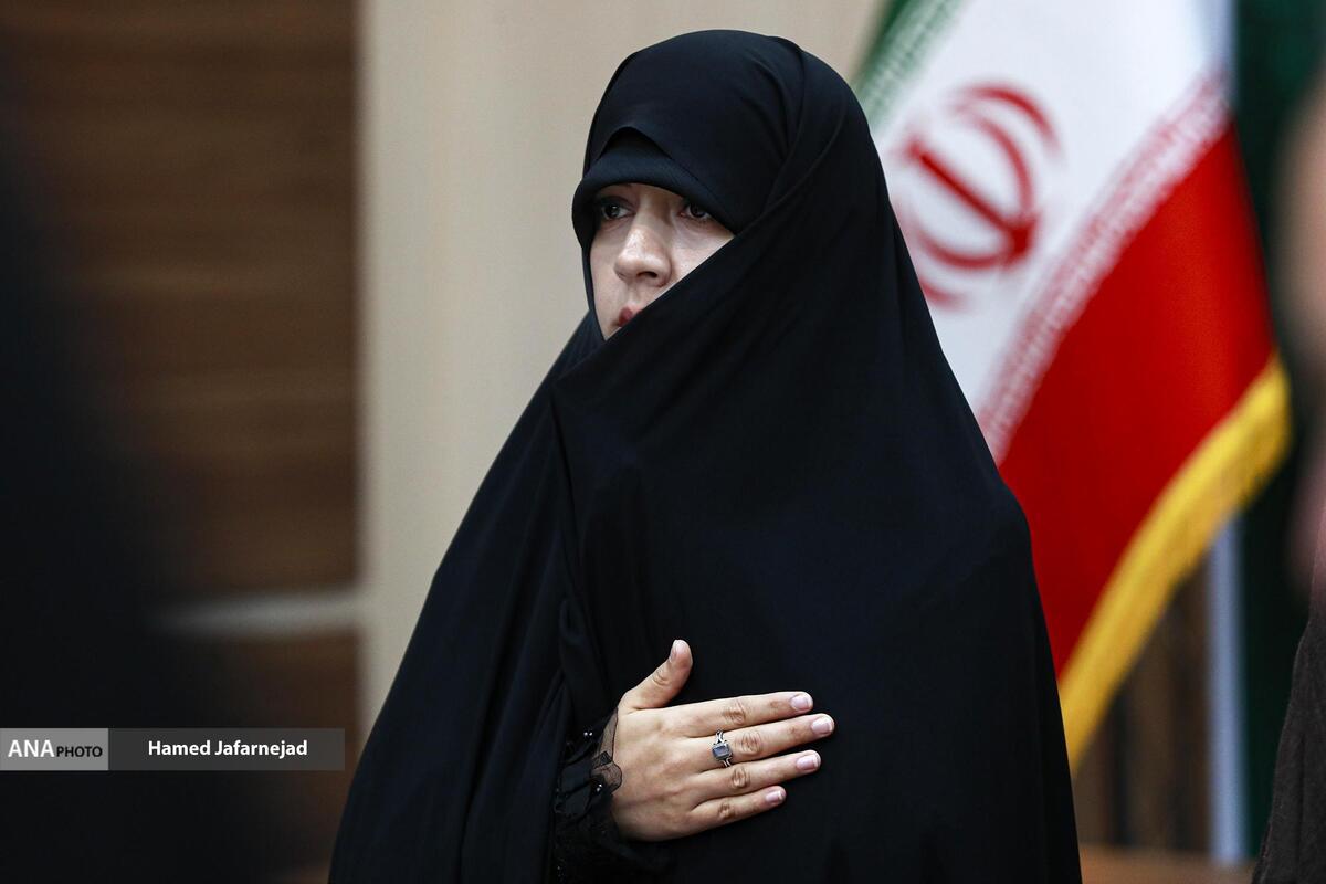 معرفی تصویر واقعی زن ایرانی از مأموریت‌های ستاد بزرگداشت مقام زن است  تجلیل از مادران شهدا در سطح ملی