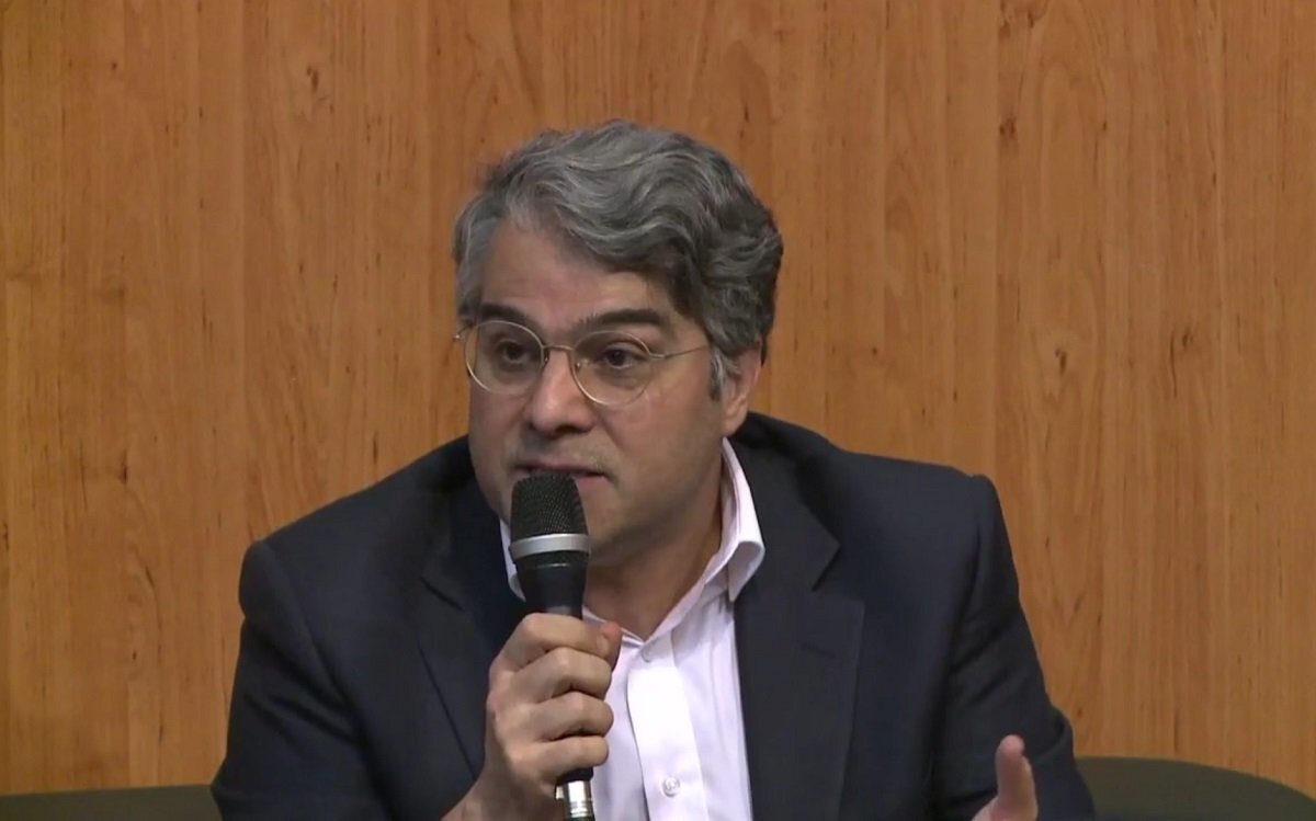 چرا همه نگران «یادگاری» وزارت ارتباطات هاشمی هستند؟ چرا همه نگران «یادگاری» وزارت ارتباطات هاشمی هستند؟