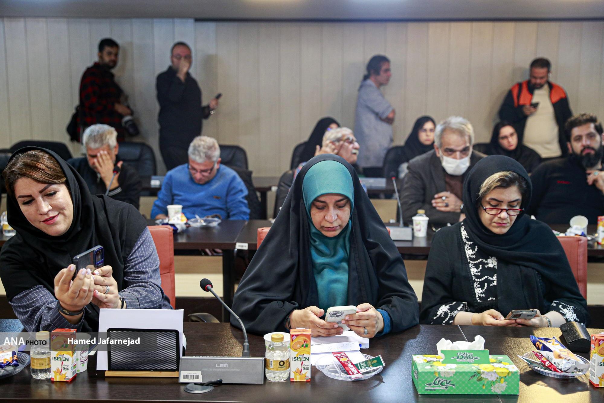 آغاز هفته کتاب ۲۳ آبان از شهر اوز /عدم تسویه با کتابفروشان و ممیزها به تبعات جنگ گره خورد!+ فیلم