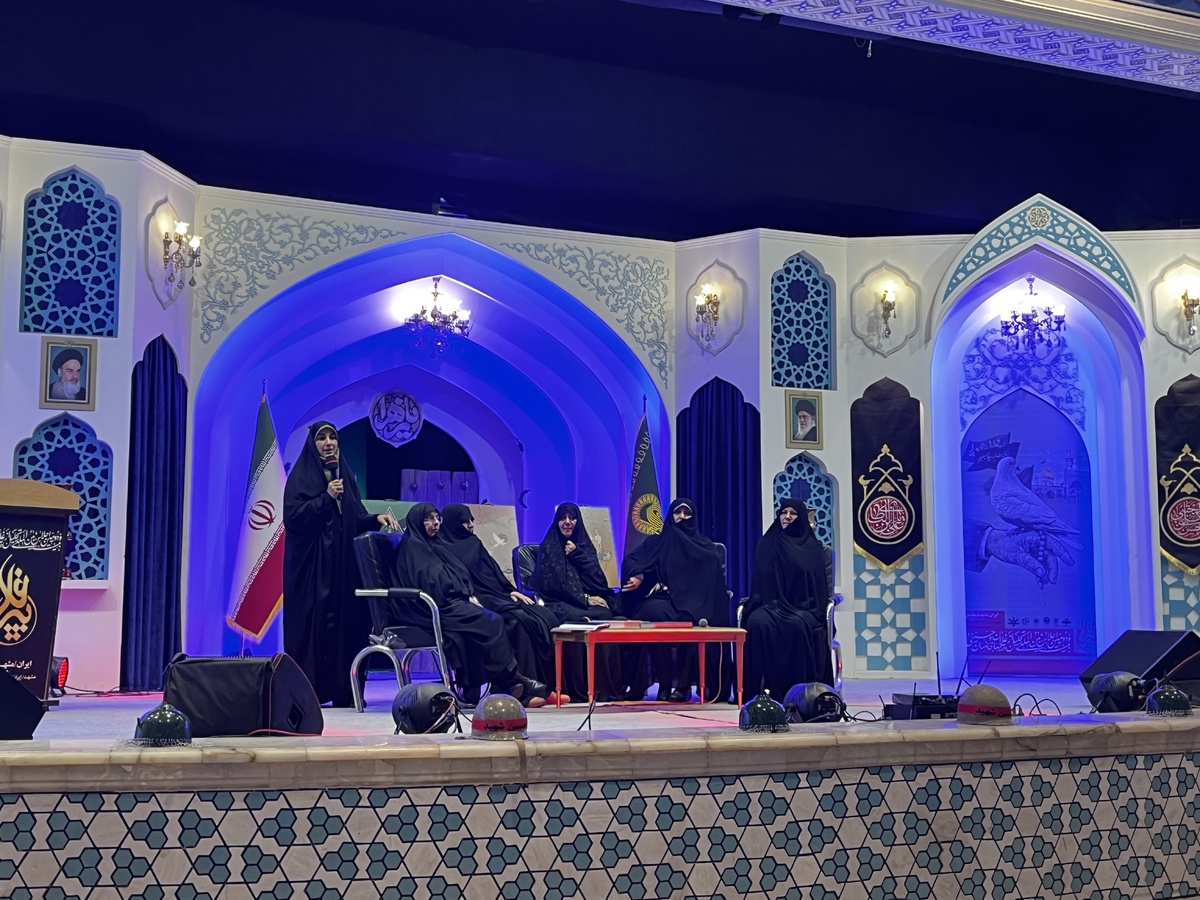 حجاب؛ لباس حضور زن مسلمان در جامعه لزوم تشکیل کمیته‌های تخصصی زن و خانواده در اجلاس پیرغلامان حسینی