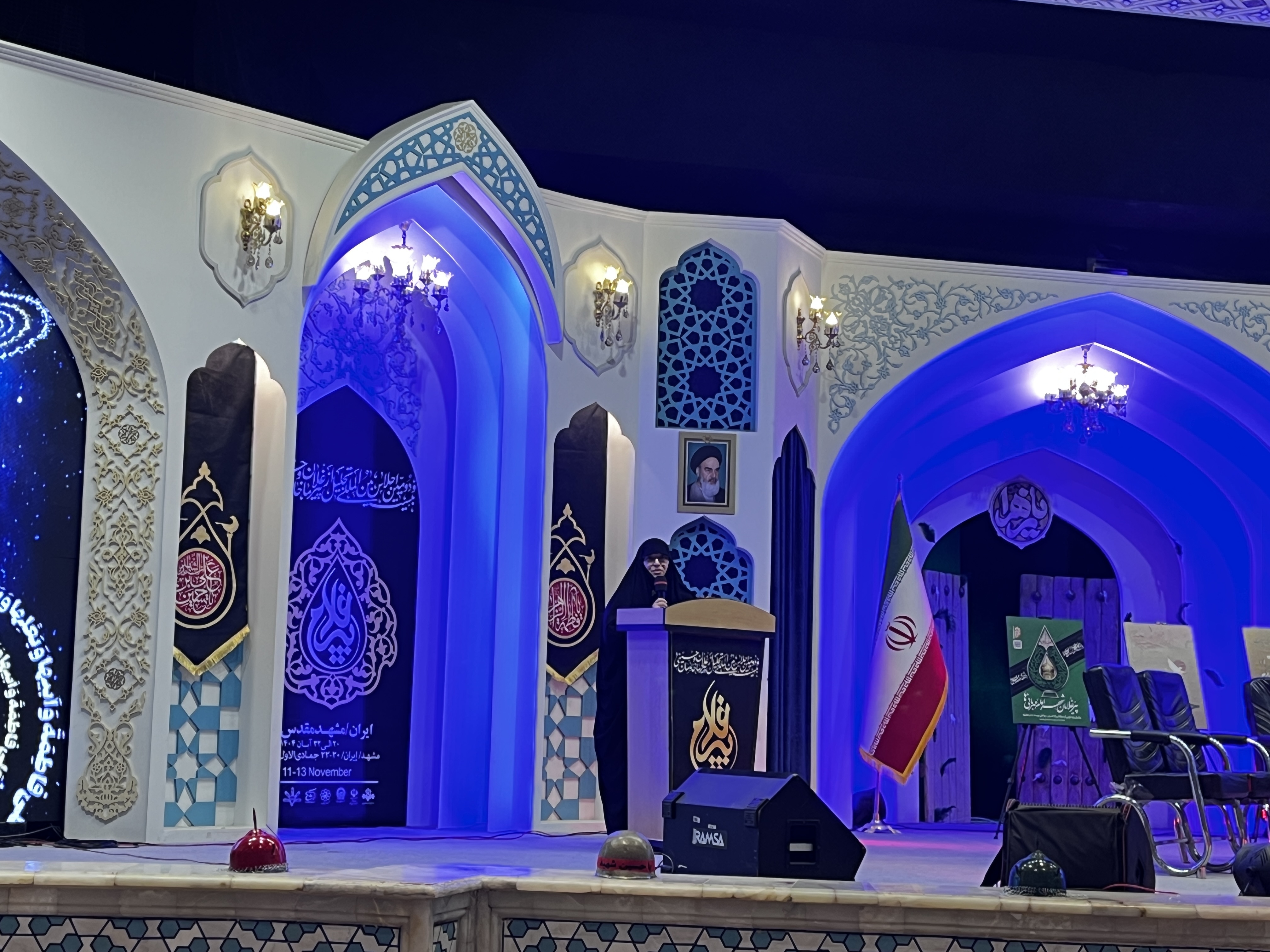 حجاب؛ لباس حضور زن مسلمان در جامعه/لزوم تشکیل کمیتههای تخصصی زن و خانواده در اجلاس پیرغلامان حسینی حجاب؛ لباس حضور زن مسلمان در جامعه/لزوم تشکیل کمیتههای تخصصی زن و خانواده در اجلاس پیرغلامان حسینی