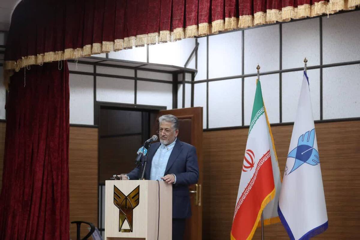 استاد باید فراتر از آموزش روح و معنا را به کلاس درس بیاورد