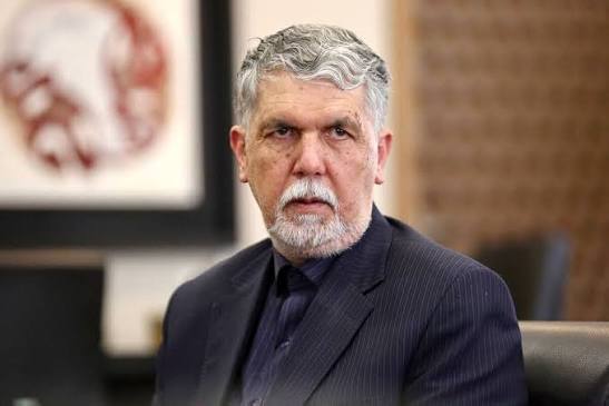 هشدار وزیر ارشاد درباره کتاب نخواندن/ «کتاب» تمدن ساز است