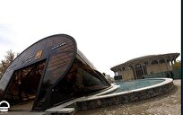 حوض اصلی مجموعه در حریم تئاتر شهر سالم است