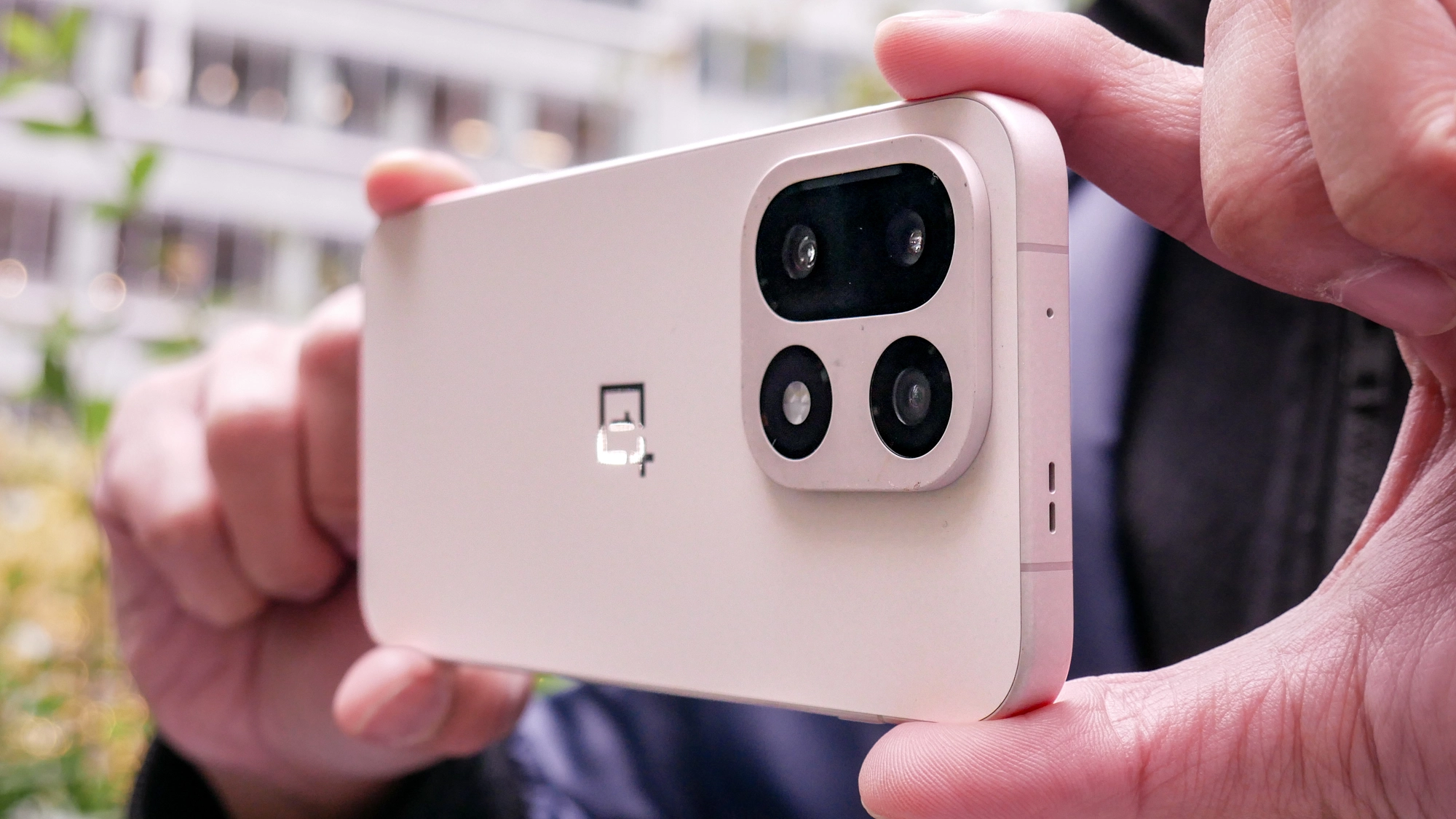 بررسی وانپلاس ۱۵: قهرمان جدید باتری یا یک پرچمدار همهفنحریف؟ بررسی وانپلاس ۱۵: قهرمان جدید باتری یا یک پرچمدار همهفنحریف؟