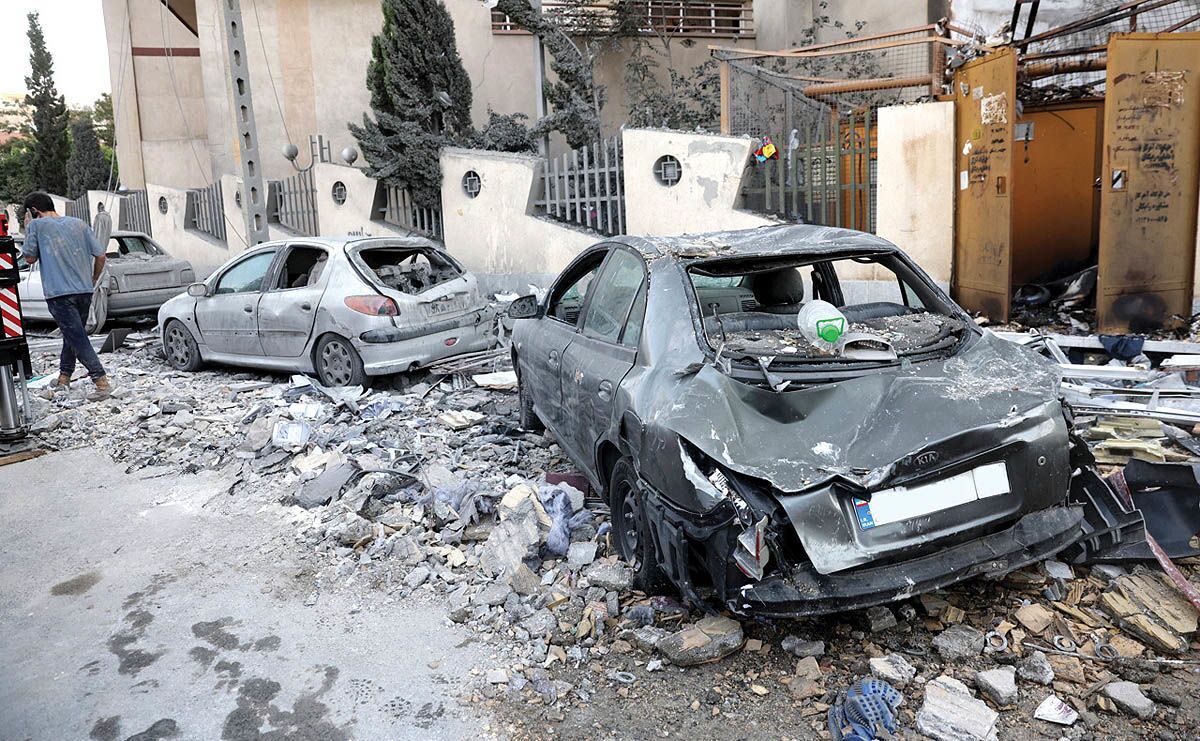 میزان خسارت خودروهای سواری در جنگ ۱۲ روزه اعلام شد  واریز مبلغ به حساب بیمه مرکزی