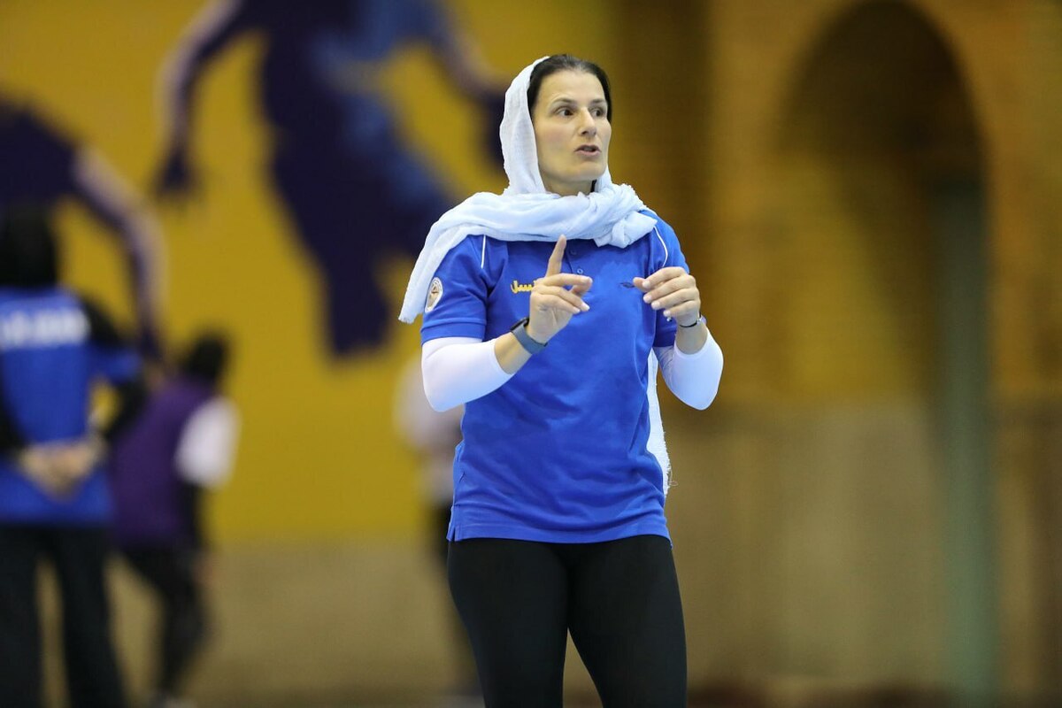 سرمربی تیم ملی هندبال بانوان: به این دو امتیاز نیاز داشتیم  از تمام بازیکنان خود استفاده کردیم