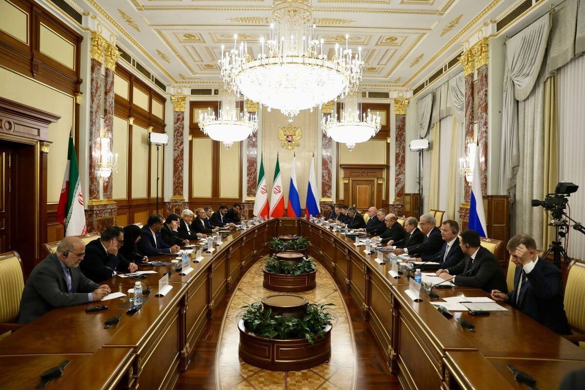 عارف: روابط تهران‌ـ مسکو باید در مسیر توسعه و تعمیق بیشتر حرکت کند