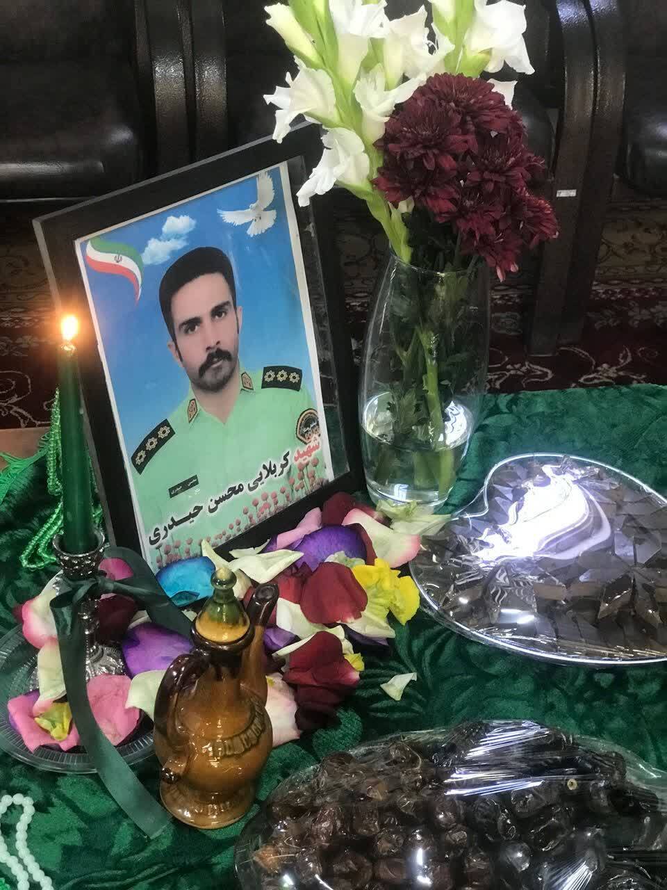 ستوان یکم حیدری در مسیر تکلیف الهی به شهادت رسید؛ تجلیل از یک نمونه بارز ایثار در مسیر آرمانهای مقدس ستوان یکم حیدری در مسیر تکلیف الهی به شهادت رسید؛ تجلیل از یک نمونه بارز ایثار در مسیر آرمانهای مقدس