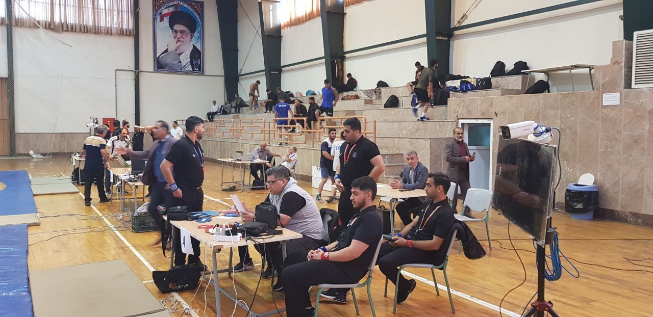 آغاز مسابقات کشتی آزاد و فرنگی دانشجویان دانشگاه آزاد مازندران