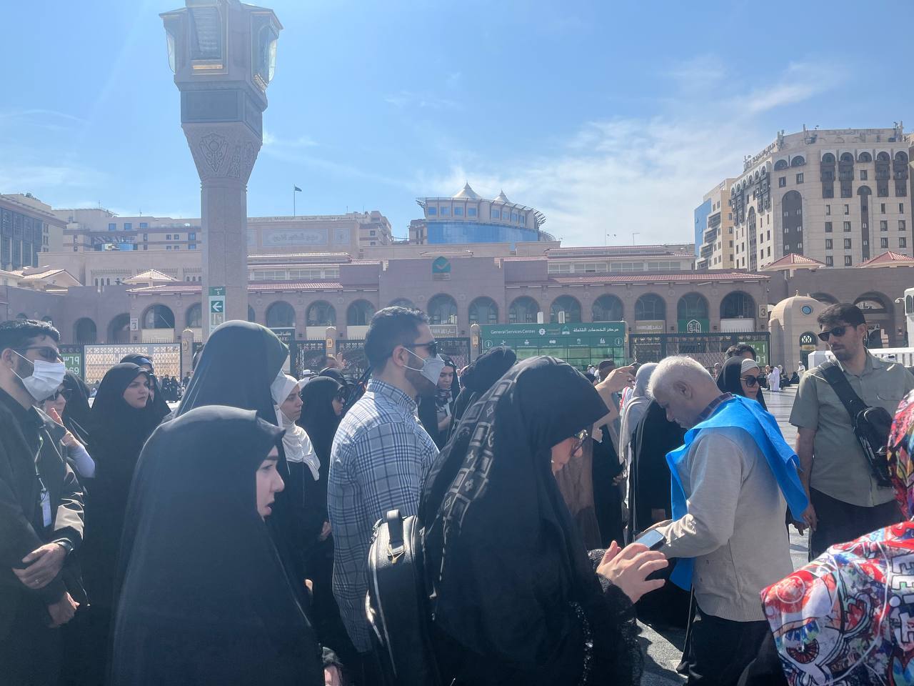 دانشجویان زائر آرامشِ دانشجویی زیر سایه گنبد سبز؛ تجربهای از زیارت فاطمیه در مدینه