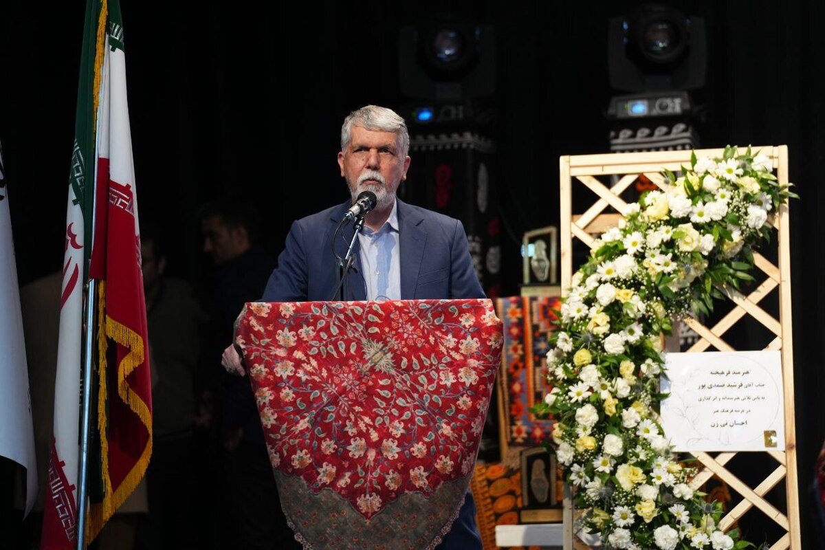 اسطوره‌ها و روایت‌های لرستان، سرمایه‌ای برای تئاتر است  تجلیل از استاد صمدی‌پور در حقیقت پاسداشت نماد هنر مردمی است