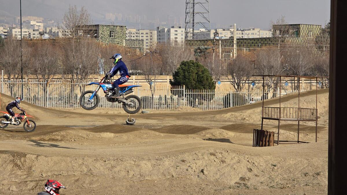 آخرین وضعیت دختر موتورسوار آسیب دیده از زبان سخنگوی فدراسیون اتومبیلرانی