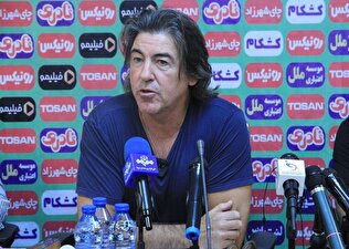 ساپینتو: هر زمان استقلال صدرنشین می‌شود اتفاقات عجیبی می‌افتد / من هم می‌توانم به تیم ملی بازیکن ندهم