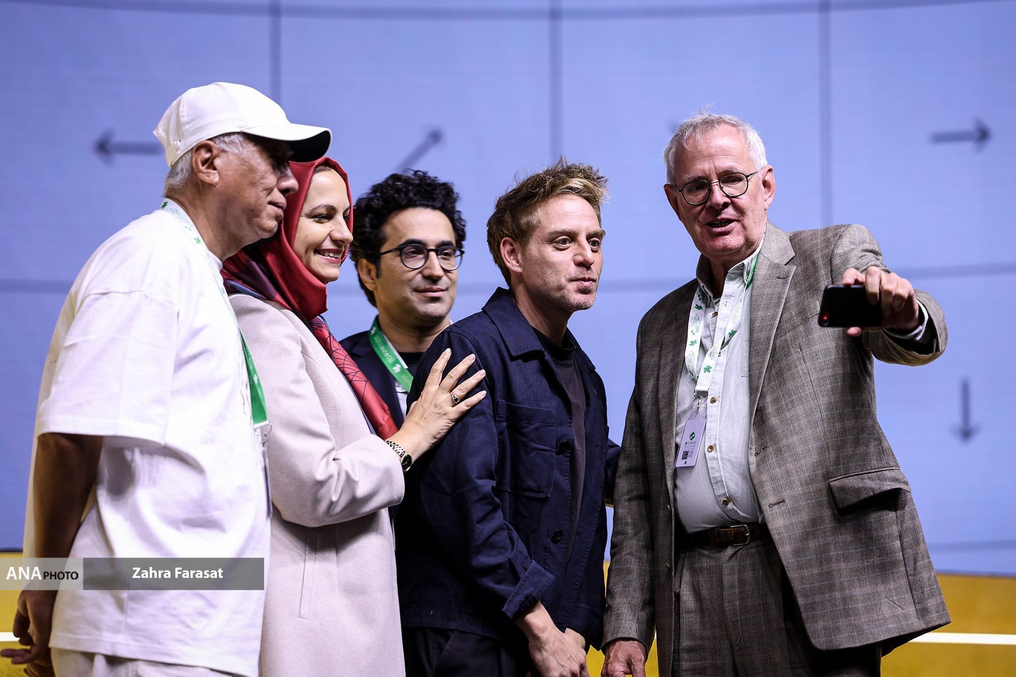 معرفی برگزیدگان چهل و دومین جشنواره فیلم کوتاه تهران/ «خداحافظ آشغال» فیلم منتخب تماشاگران شد معرفی برگزیدگان چهل و دومین جشنواره فیلم کوتاه تهران/ «خداحافظ آشغال» فیلم منتخب تماشاگران شد