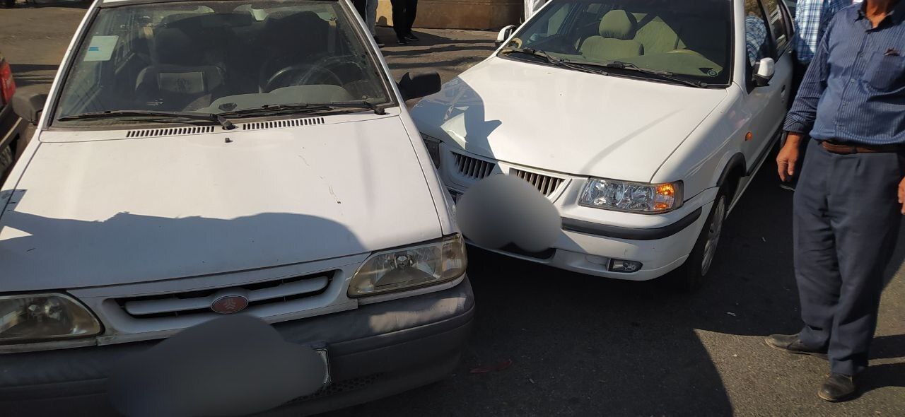 تصادف زنجیرهای کامیون با ۱۵ خودرو در بلوار سیمون بولیوار تهران تصادف زنجیرهای کامیون با ۱۵ خودرو در بلوار سیمون بولیوار تهران