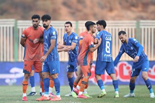 کنایه بازیکن پادیاب به استقلالی ها با عدد۷/ var پنالتی استقلال را رد کرد + فیلم