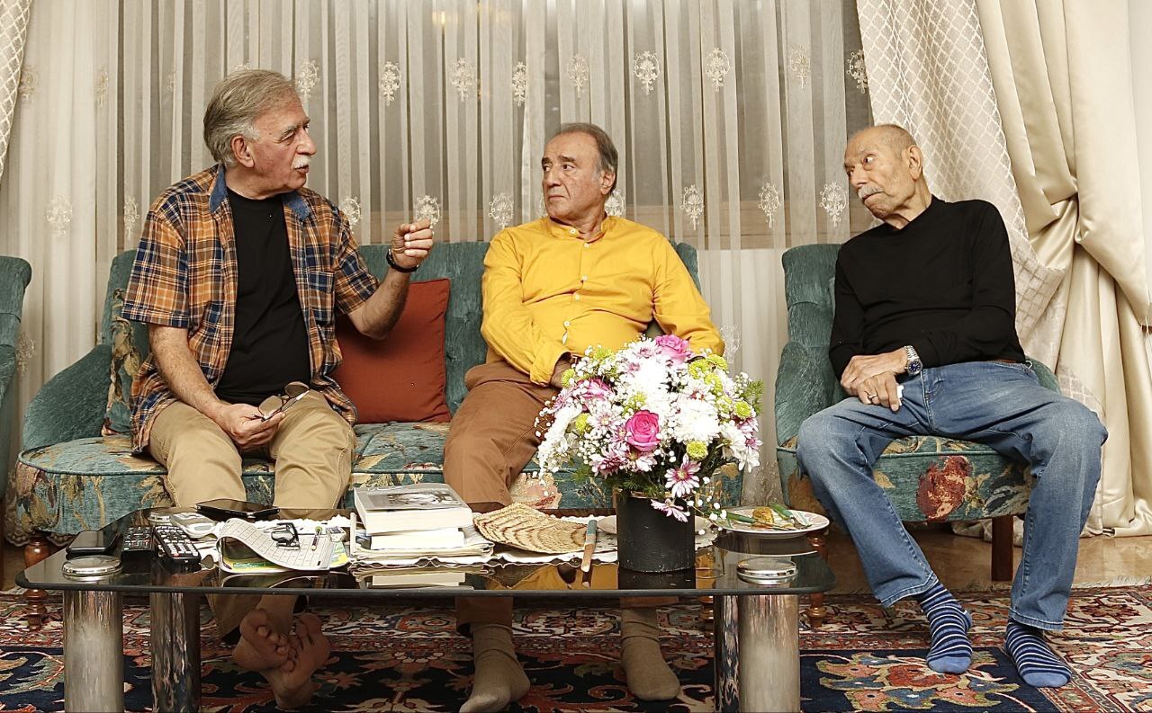 مدیران خانه سینما به دیدار «بزرگ آقا» رفتند/ علی نصیریان: مدیران موانع را از سراه هنرمندان جوان بردارند مدیران خانه سینما به دیدار «بزرگ آقا» رفتند/ علی نصیریان: مدیران موانع را از سراه هنرمندان جوان بردارند