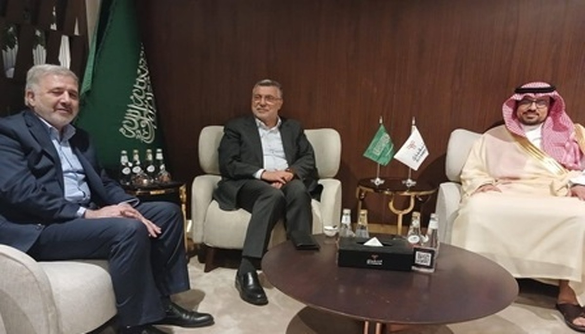 ورود وزیر بهداشت به ریاض برای شرکت در همایش سرمایه‌گذاری سلامت و نمایشگاه جهانی سلامت