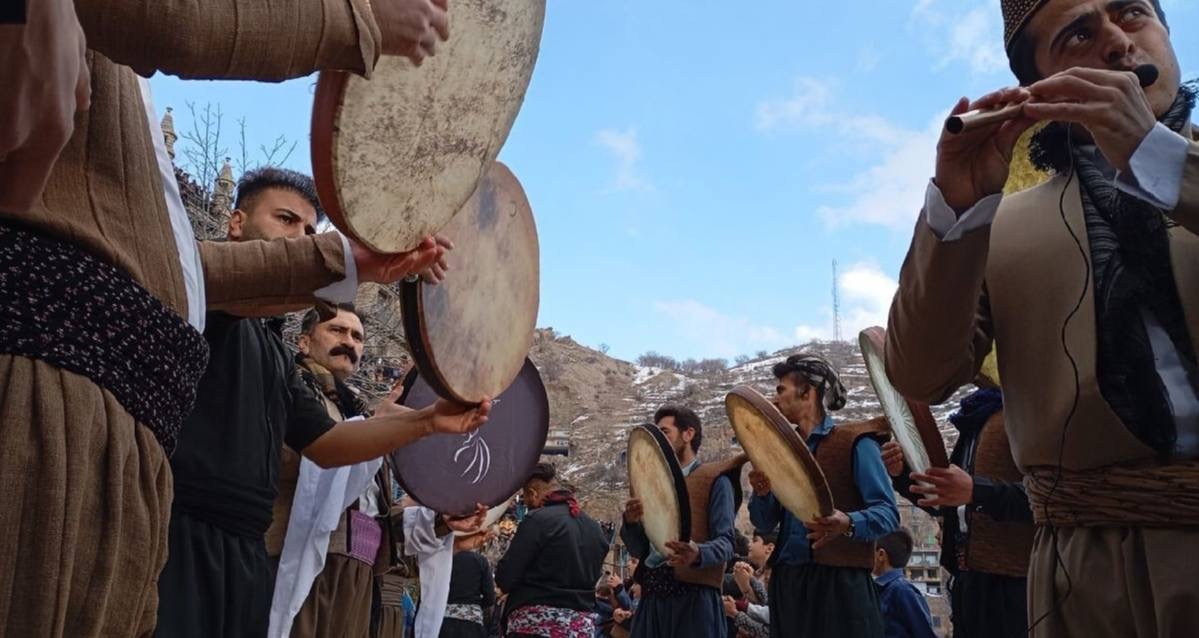 کردستان؛ استانی که با جشنهایش دل گردشگران را میرباید! کردستان؛ استانی که با جشنهایش دل گردشگران را میرباید!