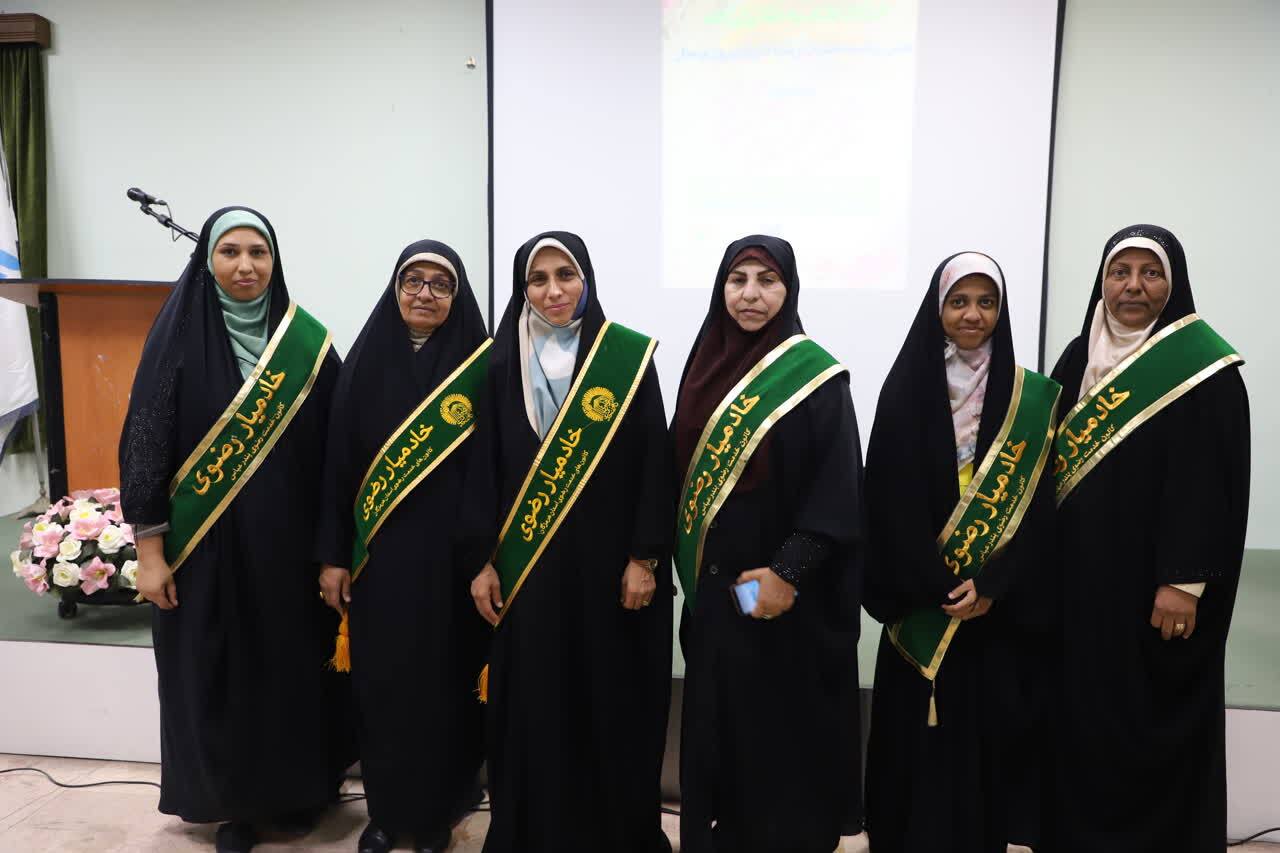 پرستاران وارثان راستین حضرت زینب(س) و سپاهیان خط مقدم سلامت هستند پرستاران وارثان راستین حضرت زینب(س) و سپاهیان خط مقدم سلامت هستند