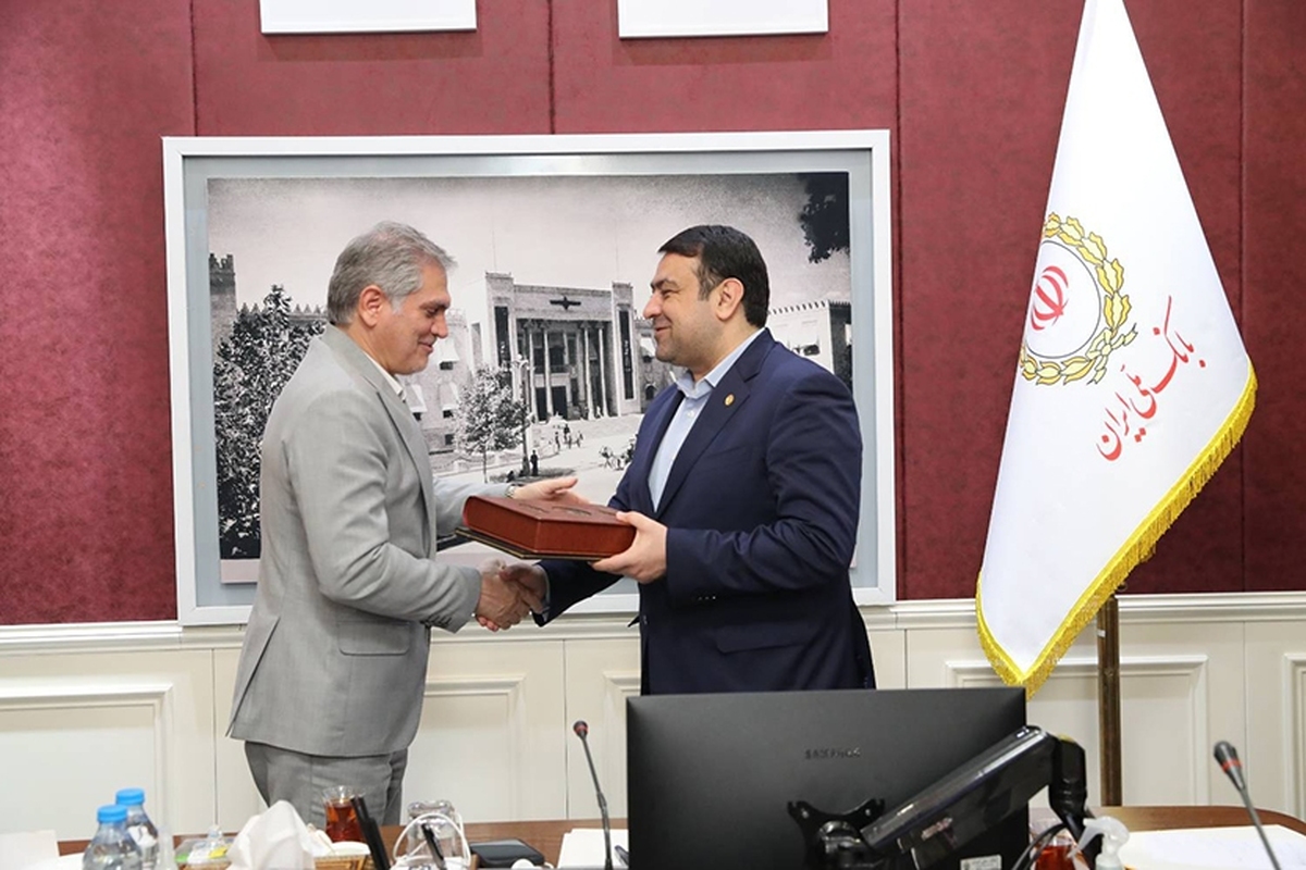 رئیس ستاد اجرایی انتقال منصوب شد  تاکید مدیرعامل بانک ملی ایران بر استمرار خدمات بهینه به مشتریان و تکریم همکاران جدید