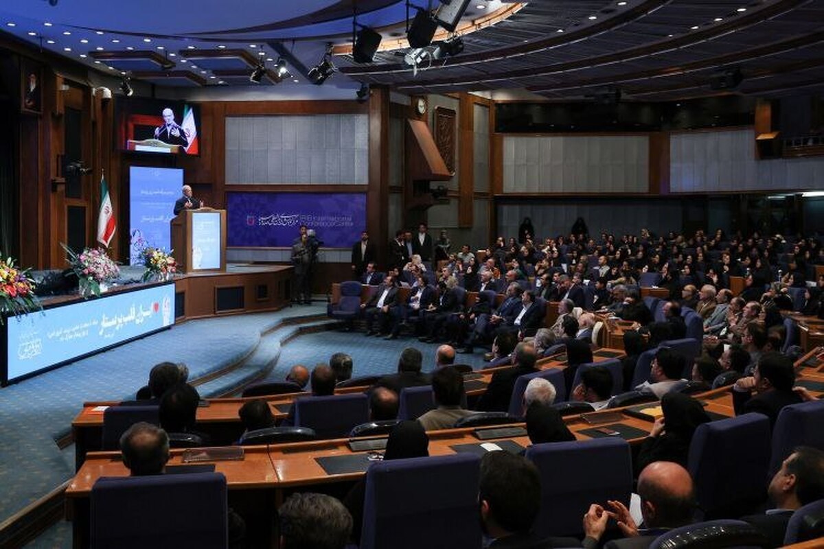 پزشکیان: پرستاران خط مقدم مبارزه با بیماری‌ها و حفظ سلامت جامعه هستند