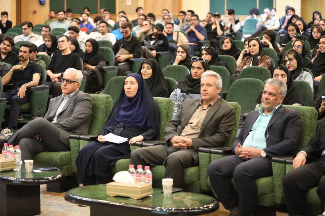 رسالت دانشگاه آزاد پرورش انسان&zwnj;های متعهد، خلّاق و اهل تفکر است