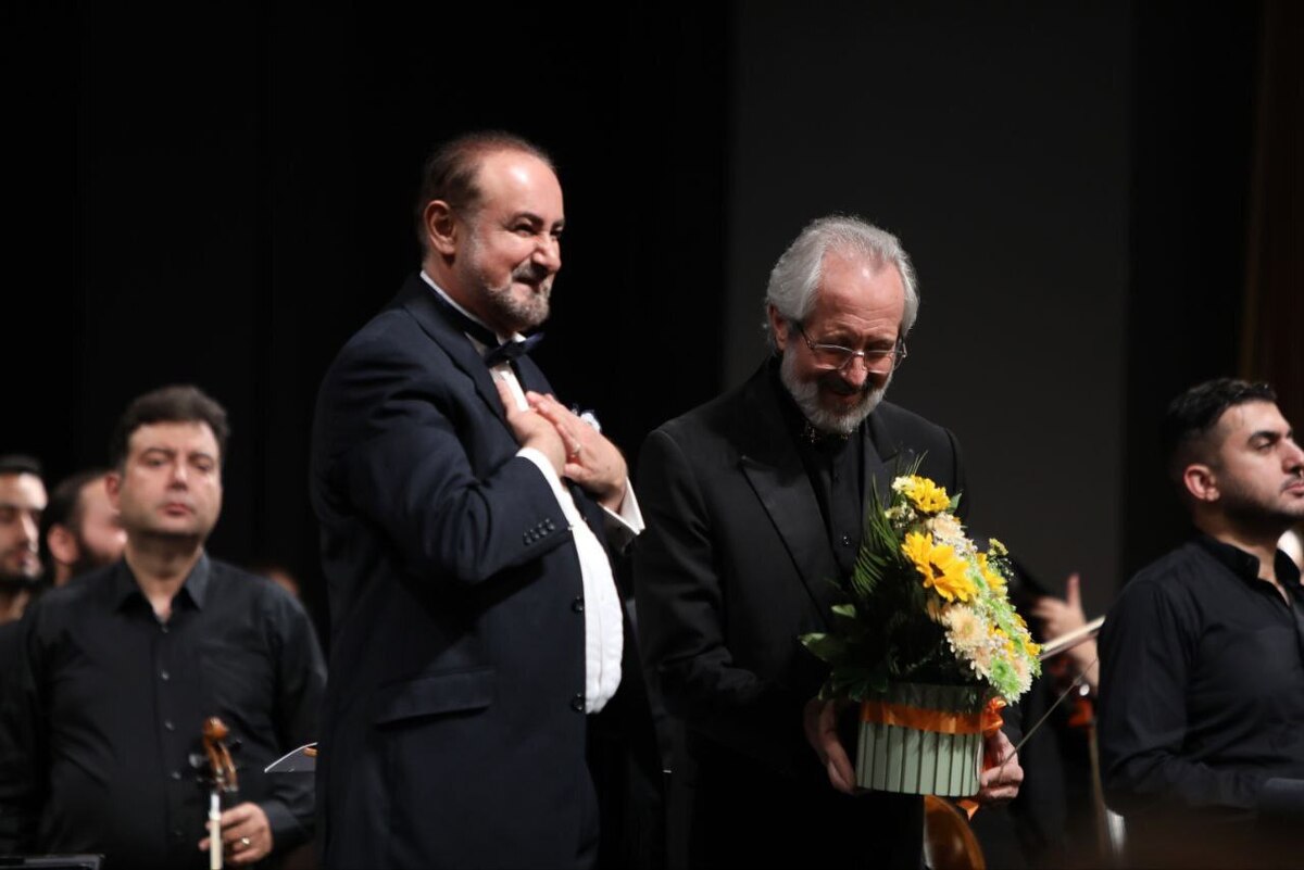 «آن لحظه‌ها» با «شبانگاهان» به تالار وحدت آمد  عبدالحسین مختاباد با ارکستر موسیقی ملی ایران خواند