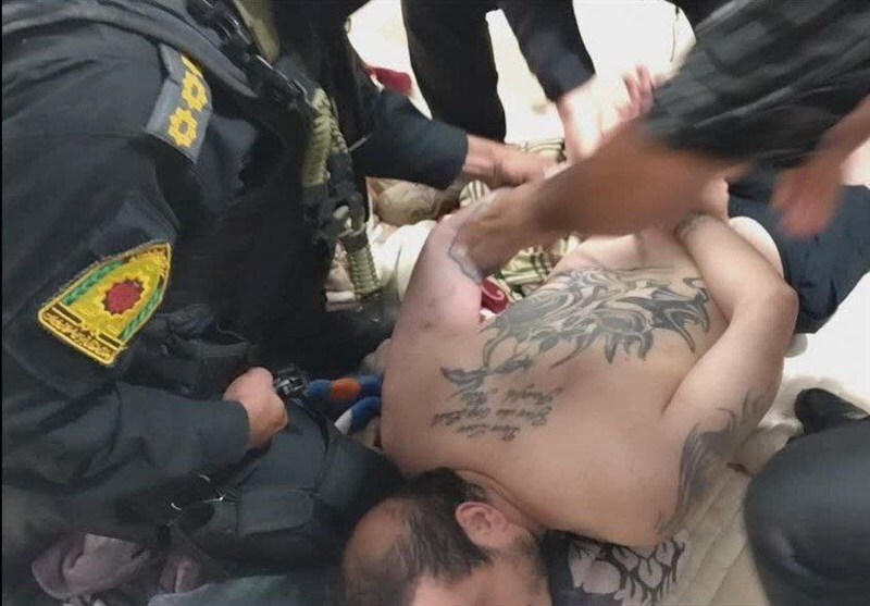 اراذل پارک ارم که نزاع خونین راه انداخته بودند، دستگیر شدند اراذل پارک ارم که نزاع خونین راه انداخته بودند، دستگیر شدند