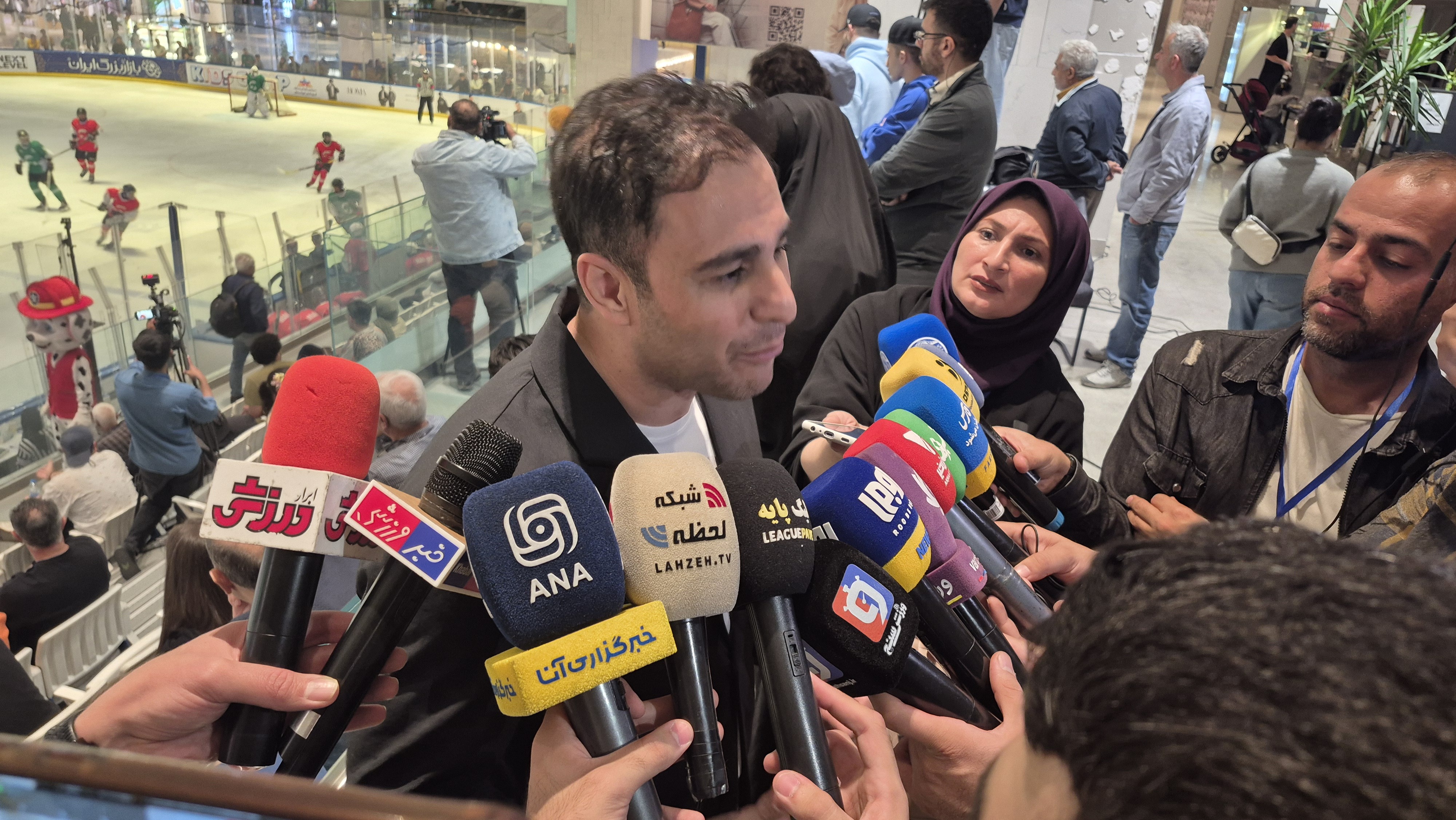 اختتامیه لیگ هاکی روی یخ آقایان زیر ۲۰ سال/ جوادی: جلو بردن هاکی روی یخ بر دوش بخش خصوصی است اختتامیه لیگ هاکی روی یخ آقایان زیر ۲۰ سال/ جوادی: جلو بردن هاکی روی یخ بر دوش بخش خصوصی است