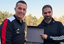 هدیه ویژه سایپایی وفادار و سرمربی پالایش و نفت به اوسمار+عکس