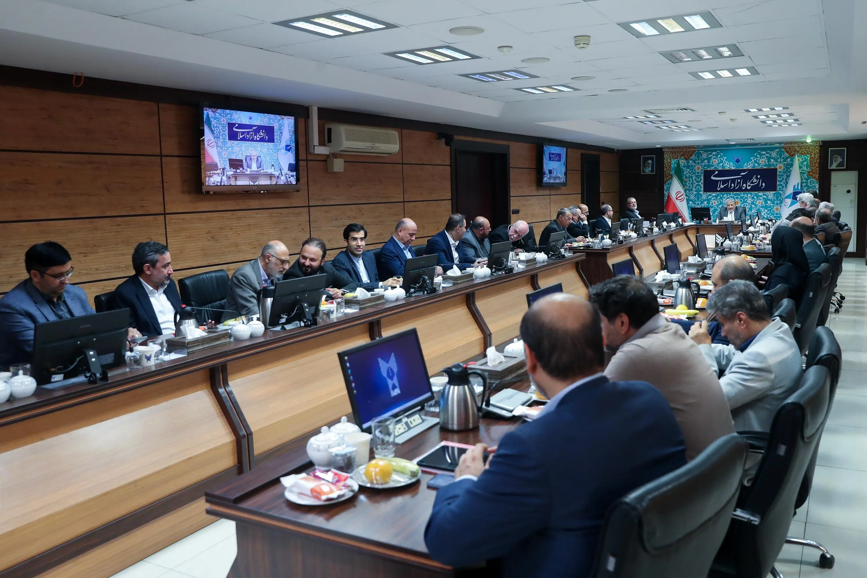 جلسه تکریم و معارفه تعدادی از معاونان و مسئولان دانشگاه آزاد اسلامی برگزار شد جلسه تکریم و معارفه تعدادی از معاونان و مسئولان دانشگاه آزاد اسلامی برگزار شد