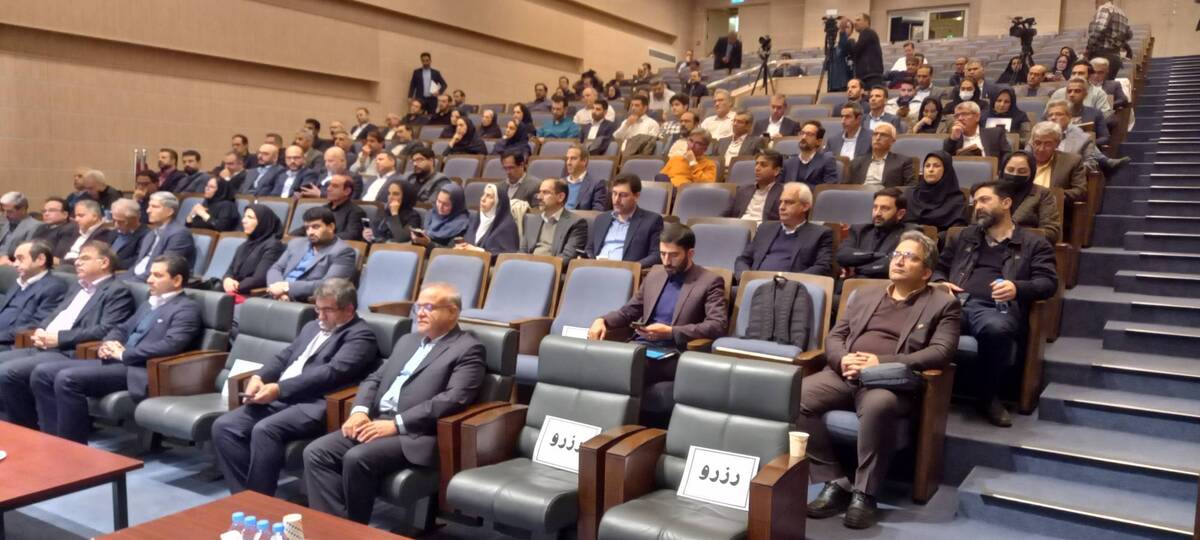 شتاب وزارت نفت و نیرو برای توسعه نیروگاه‌های خورشیدی در کشور