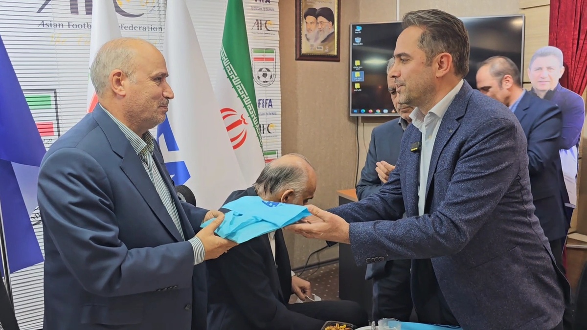 مراسم رونمایی کتاب راهنمای جامع حقوقی فوتبال با حضور اعضای هیأت رئیسه فدراسیون+فیلم