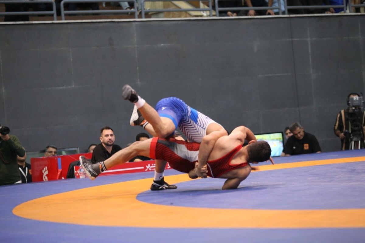 استقلال فینالیست شد؛ تیمِ قاسمی منجزی به فینال نرسید  برتری قهرمان سنگین‌وزن جهان مقابل عبدولیِ کوچک، برد ناصر علیزاده در 97 کیلو