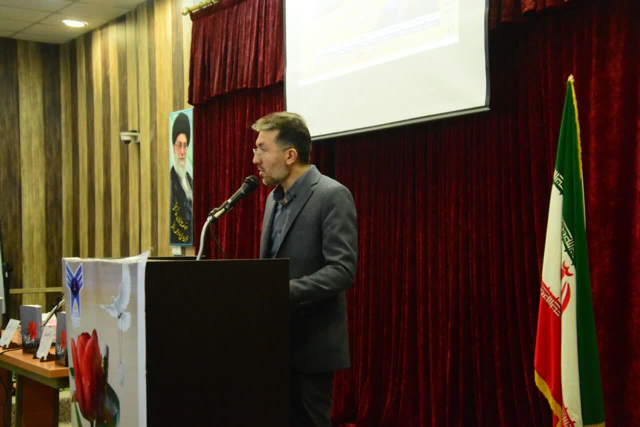 خون شهدا مهمترین سلاح ملت در برابر استکبار جهانی است خون شهدا مهمترین سلاح ملت در برابر استکبار جهانی است