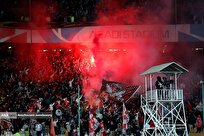 پرتاب-بطری-با-محتویات-آلوده-به-سمت-هواداران-حریف-شرایط-عجیب-پشت-گیت-های-ورودی-با-وجود-تکمیل-ظرفیت-ورزشگاه-فیلم